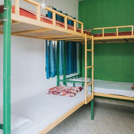 Rasta Mansion Beach Hostel And Rooms Arambol Eksteriør billede