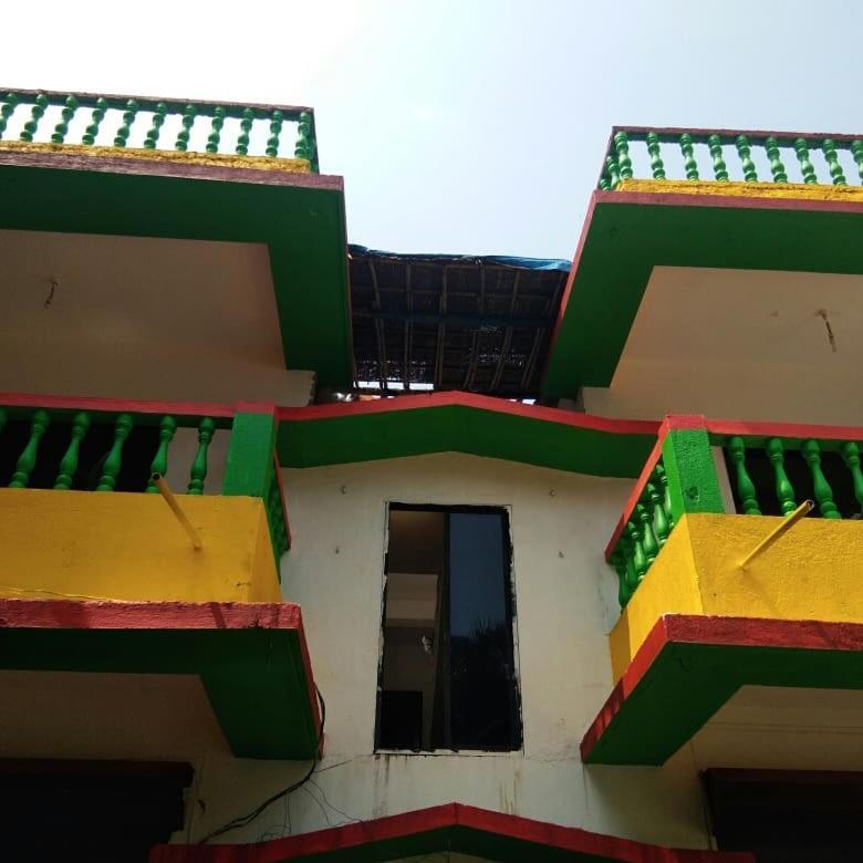 Rasta Mansion Beach Hostel And Rooms Arambol Eksteriør billede