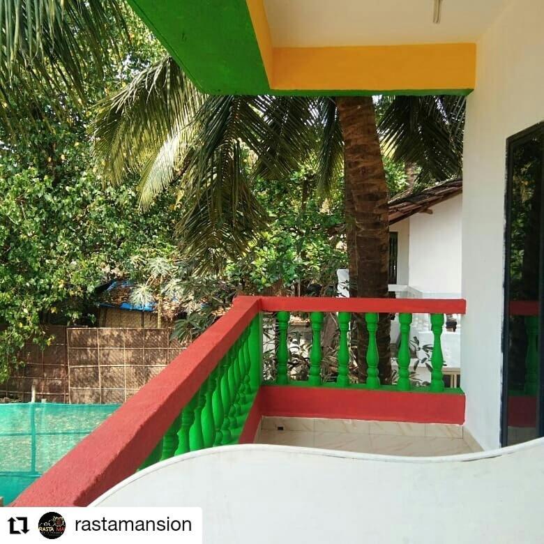 Rasta Mansion Beach Hostel And Rooms Arambol Eksteriør billede