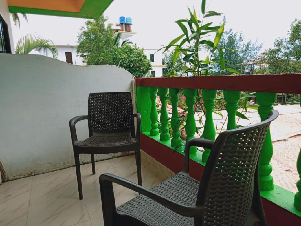 Rasta Mansion Beach Hostel And Rooms Arambol Eksteriør billede