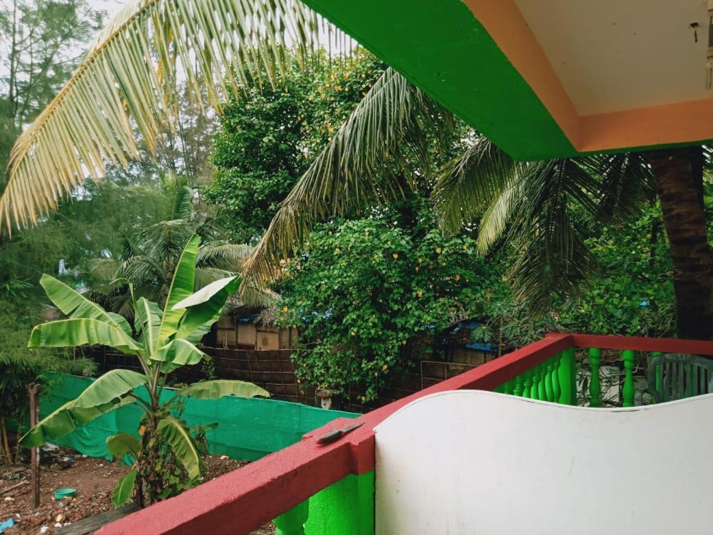 Rasta Mansion Beach Hostel And Rooms Arambol Eksteriør billede