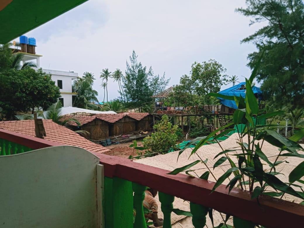 Rasta Mansion Beach Hostel And Rooms Arambol Eksteriør billede