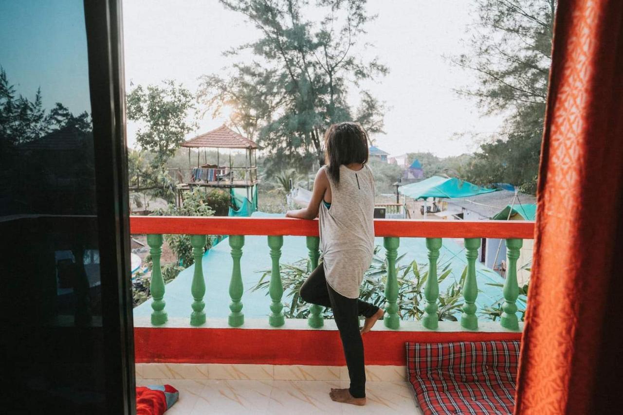Rasta Mansion Beach Hostel And Rooms Arambol Eksteriør billede