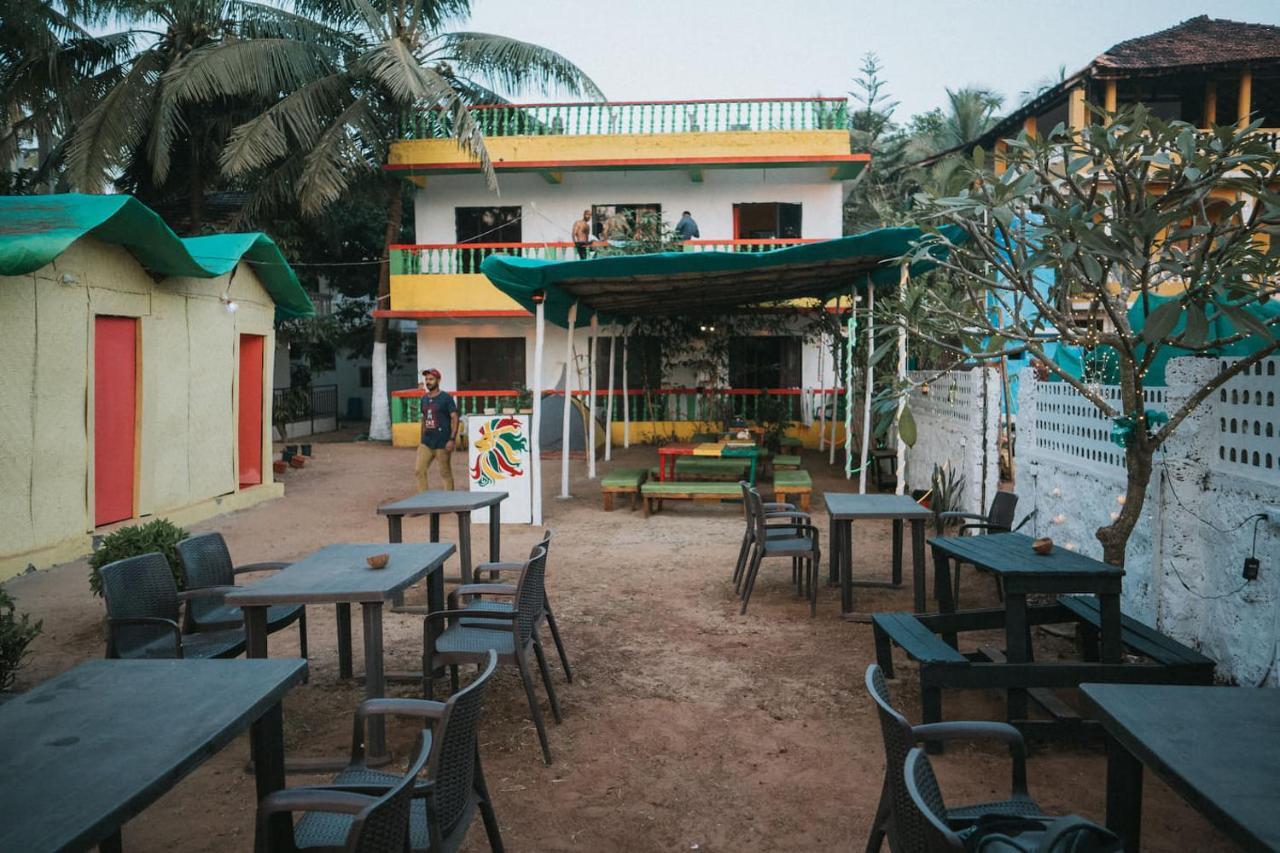 Rasta Mansion Beach Hostel And Rooms Arambol Eksteriør billede