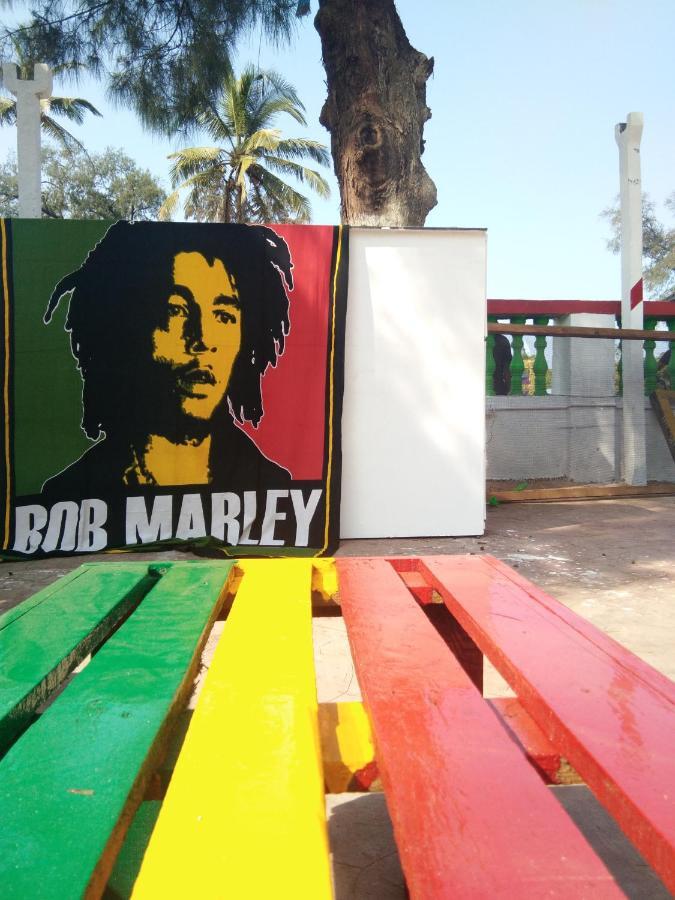 Rasta Mansion Beach Hostel And Rooms Arambol Eksteriør billede