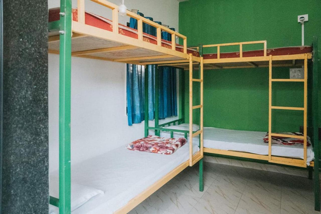 Rasta Mansion Beach Hostel And Rooms Arambol Eksteriør billede