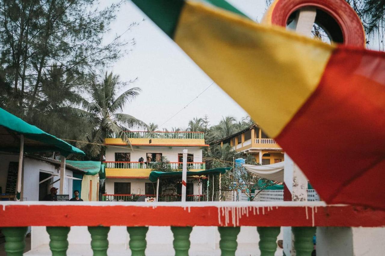 Rasta Mansion Beach Hostel And Rooms Arambol Eksteriør billede